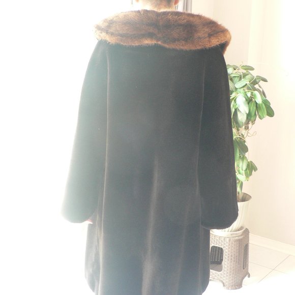 Women's Vintage Faux Brown Fur Coat - Picture 2 of 6